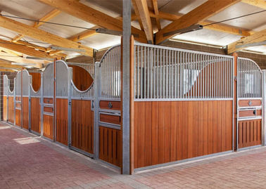 แผงขาย Freedom Horse  คอกม้าระบบในการเคลือบสีดำและแผงขายไม้ไม้ไผ่